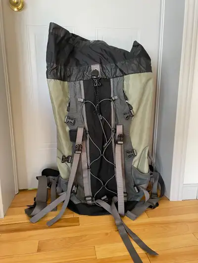 Metal frame Hiking, Travel, Camping backpack - lots of room and very comfortable. I great condition...