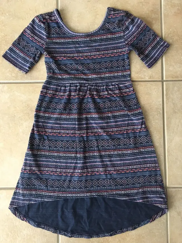 Old Navy size 6-7 dress628632611046421213