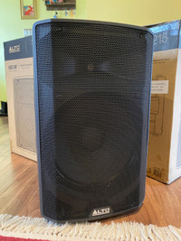 Alto Professional TX215 Powered Speakers (pair)
