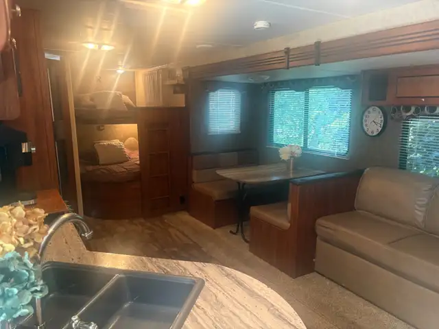 2015 Heartland Trail Runner 29 SLE in Travel Trailers & Campers in Grand Bend - Image 5