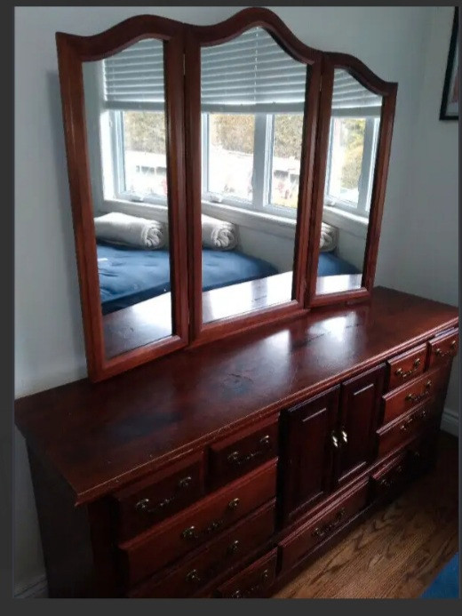 Bedroom dresser in Dressers & Wardrobes in Mississauga / Peel Region