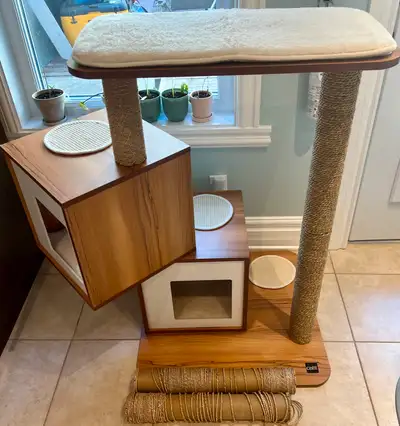 Ramassage Coin Rosemont / Papineau H2G 2W6 Meuble Vesper de Catit ‍⬛ Valeur à neuf : 200$ et plus se...