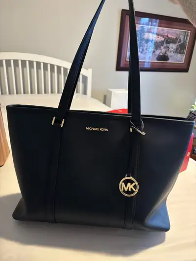 Micheal Kors Big Tote Bag, View more