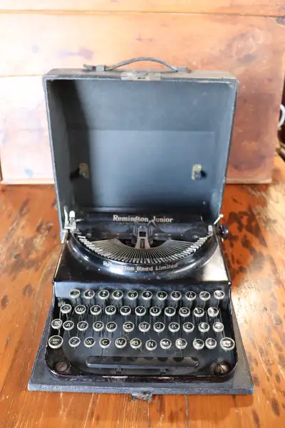 Hi. I have a vintage Remington Junior portable typewriter. Remington Rand Limited. The cover and bas...