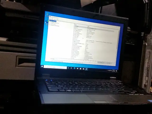dell e5410 i5 m540 2.53ghz 4g 500g wifi dvdrw win 10 pro MAN pc in Other in City of Montréal - Image 3