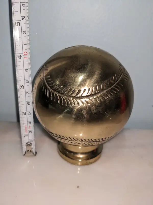 Vintage heavy brass baseball piggy coin bank in Arts & Collectibles in City of Toronto - Image 3