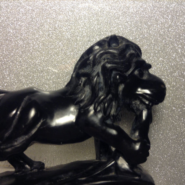VINTAGE STONE CARVED LION STATUE FIGURE in Arts & Collectibles in Vancouver - Image 3