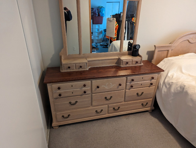 Solid Oak Dresser Mirror (Made in Canada) in Dressers & Wardrobes in Edmonton - Image 2