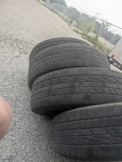4 x 225 / 65 r17 Goodyear assurance weather ready m+s mud and snow rated all season tires Good shape...