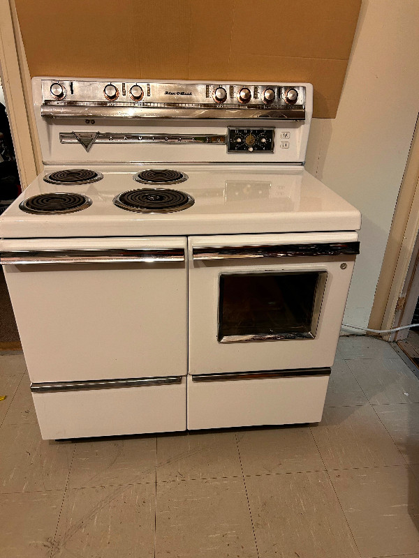 1947 ADMIRAL Flex-o-Heat, STOVE in Stoves, Ovens & Ranges in Napanee