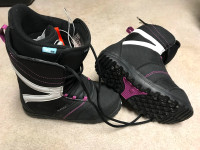 Woman’s snowboard boots size: 10