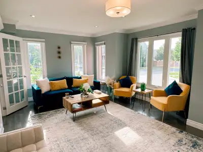 3-bedroom furnished chic and modernly spacious Markham home including super-fast WiFi. The home come...
