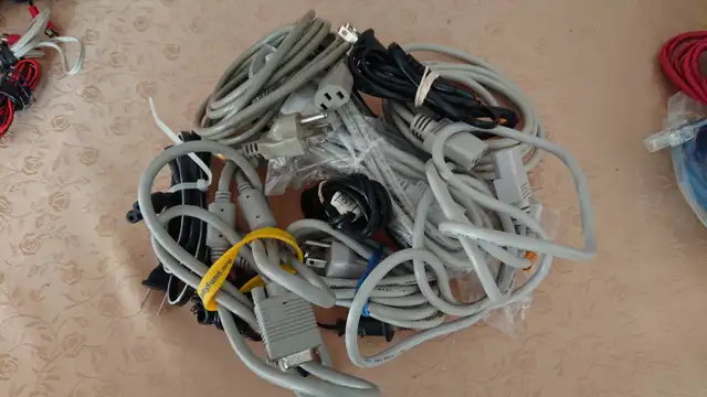 Assorted cables in CDs, DVDs & Blu-ray in City of Toronto - Image 9