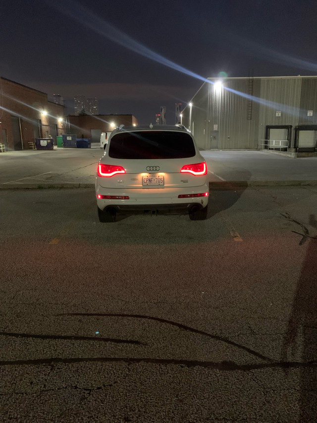 2012 Audi q7 S line 7 passenger  in Cars & Trucks in Mississauga / Peel Region - Image 4