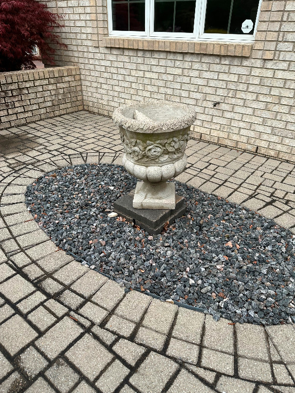 Concrete planters in Outdoor Décor in Windsor Region