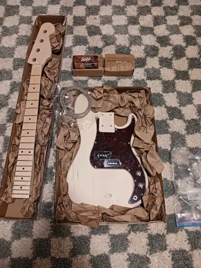 Solo Guitars Short Scale P Bass Kit, View more