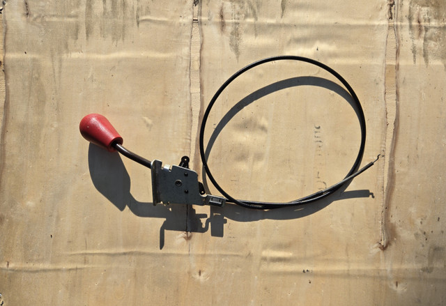 Lawn Tractor HD Throttle Cable 45 Inches Total Length. E.U.C. in Lawnmowers & Leaf Blowers in Kawartha Lakes