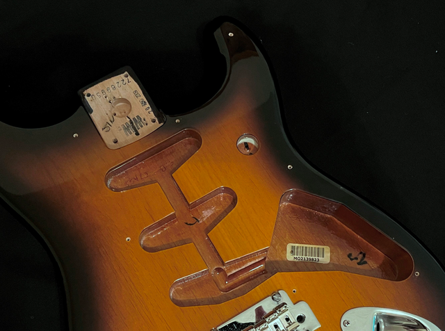 Gorgeous Fender Classic Series ‘60s Reissue Stratocaster Body in Guitars in Mississauga / Peel Region - Image 6