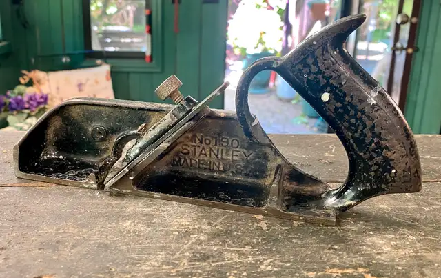 As Is Vintage Cast Iron Stanley 190 Rabbet Plane Hand Tools in Arts & Collectibles in Victoria - Image 4