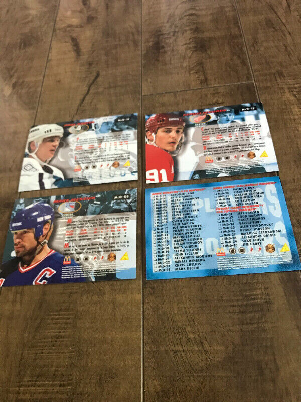 1995-96 MCDONALDS PINNACLE HOCKEY 3D CARDS - 12 CARDS LOT in Arts & Collectibles in City of Toronto - Image 3