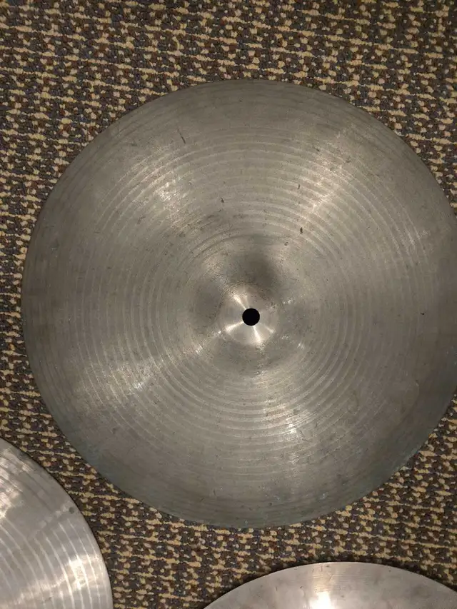 Cymbal, hi hats in Drums & Percussion in Windsor Region - Image 3