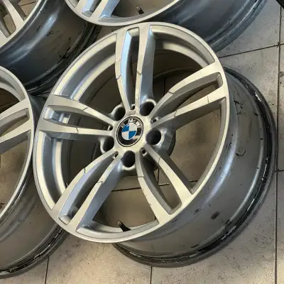 Set of four 18" aluminum alloy rims in Silver colour 18" x 8" 5x120 +25 72.6 All Rims properly check...