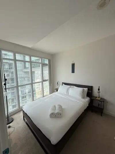 2 Bedroom For Short term Rental- DT Toronto- Lake views