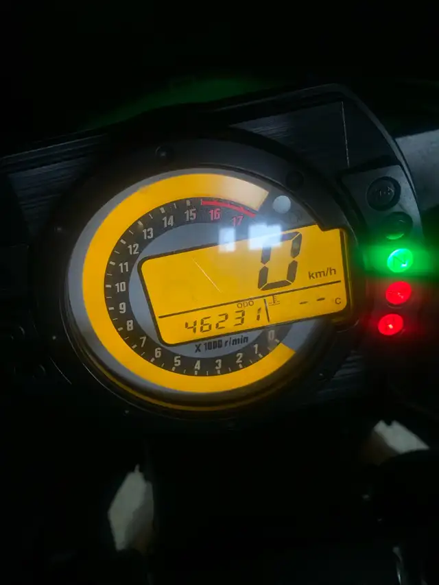 2005 Kawasaki Ninja ZX6R 636cc in Sport Bikes in Kitchener / Waterloo - Image 4