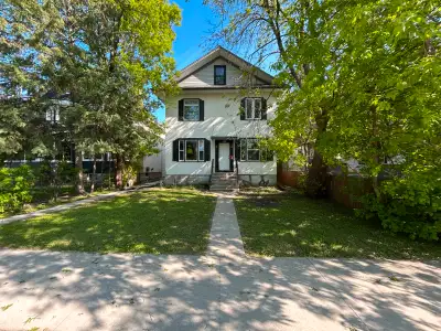 3 Bed 1 bath Duplex Units for rent in Cresentwood, Winnipeg