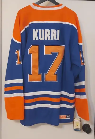4 Edmonton Oilers Jerseys Extra Large $70 Each Firm, View more
