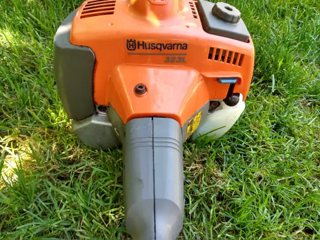 HUSQVARNA TRIMMER AND BLOWER in Lawnmowers & Leaf Blowers in Windsor Region - Image 5