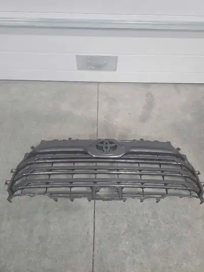 Grey take off grille. Located in Edson but can deliver to Edmonton