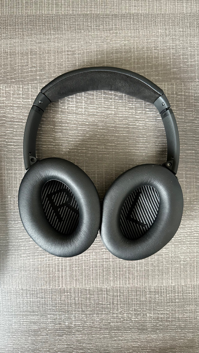 Bose QC 35II. Noise Cancelling Headphones in Headphones in North Bay - Image 2