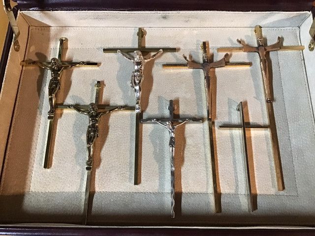 Crucifix dans Art et objets de collection  à Ville de Québec