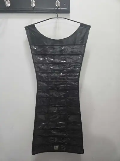 The organizer is in used condition, but still has plenty of life left. Here are some additional deta...