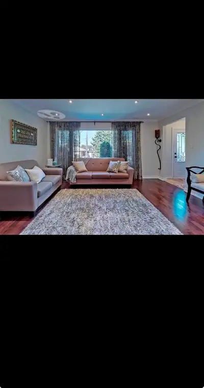 3 Bedroom house available for Rent – Scarborough (Lawrence & Pharmacy) Looking for a comfortable and...