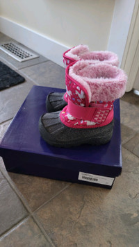 Elements Boots Size 7 toddler girl