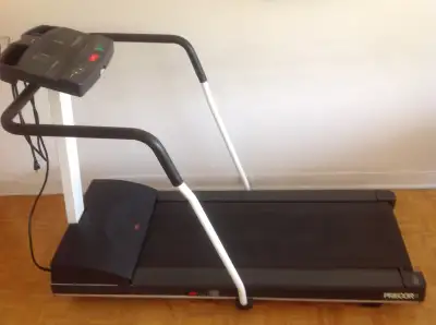 Treadmill Precor in excellent condition, compact does not take much space, easy to use, perfect for...