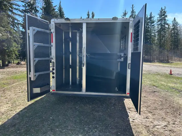 Living quarters horse trailer  in Equestrian & Livestock Accessories in Vanderhoof - Image 4