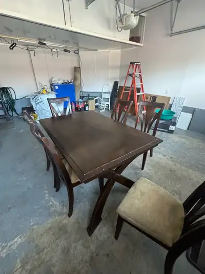 Selling dining table with 6 chairs, also comes with extension to make table larger. Pick up in bramp...