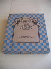 1988 Ceramic Shortbread Pan in Orig.Box,New