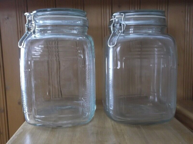 bocal de verre fermant hermétique hauteur 8.5 pouces (2) dans Vaisselle et articles de cuisine  à Saguenay - Image 2