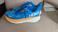 Hoka Clifton 9 men's running shoes in Size 11 NEW PRICE