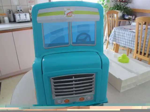 camion truc pour  manger(food) avec bloc?? in Kids in Laval / North Shore - Image 7