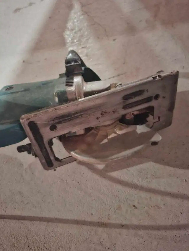 Makita Circular Saw in Power Tools in Kitchener / Waterloo - Image 8