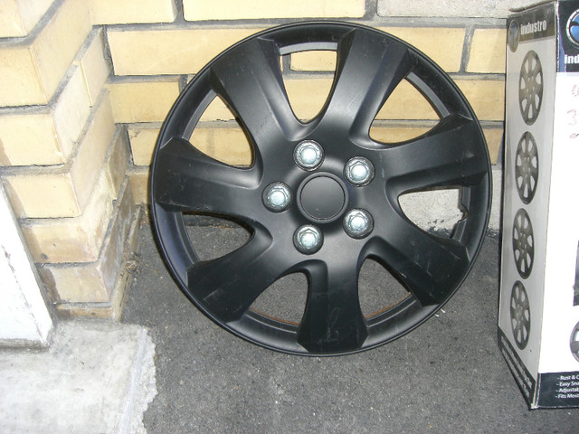 WINTER TIRES set of 4, 15" ON RIMS FITS CARAVAN OR SIMILAR in Tires & Rims in City of Toronto - Image 4
