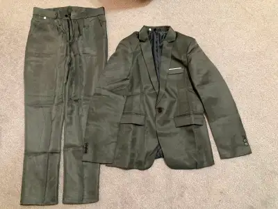BRAND NEW dress suit READ description., View more