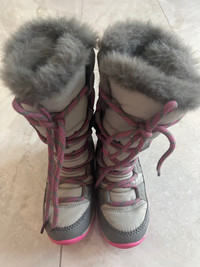 Sorel snow boots 99%new kids US11