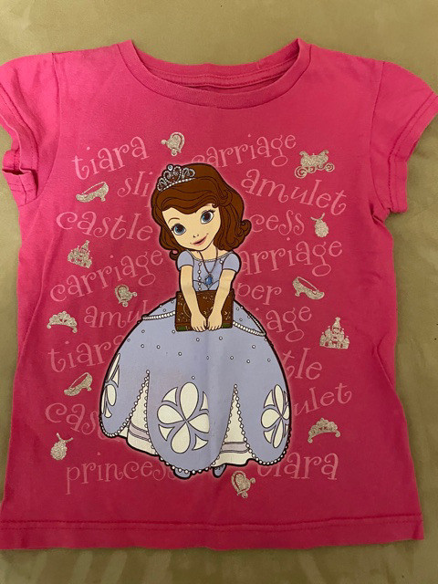 Girls Graphic Shirts/Tops (size 5/6) in Clothing - 5T in City of Toronto - Image 2