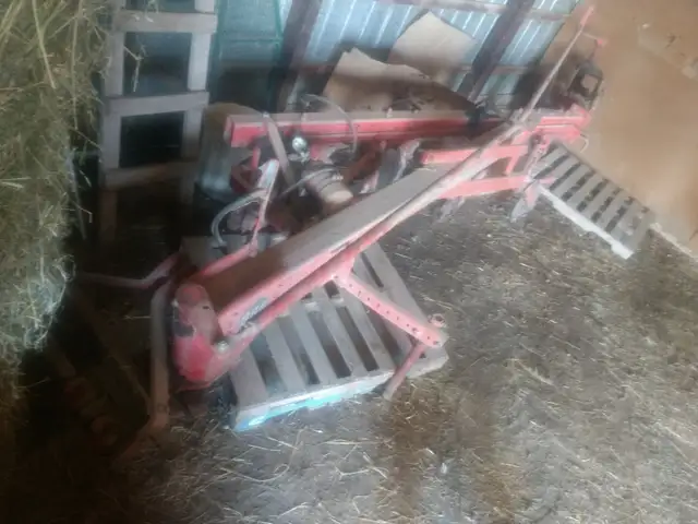 MF 4 furrow plow in Other in Stratford - Image 3